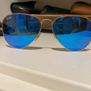Blue flash lenses aviator sunglasses with case